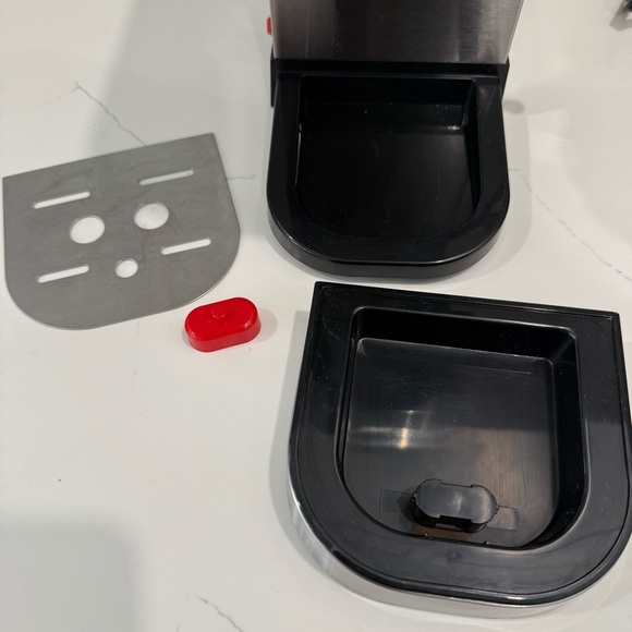 ILAVIE K2 Espresso Machine With Milk Frothing Steamer & Cuisnart Coffee Grinder - Picture 7 of 16